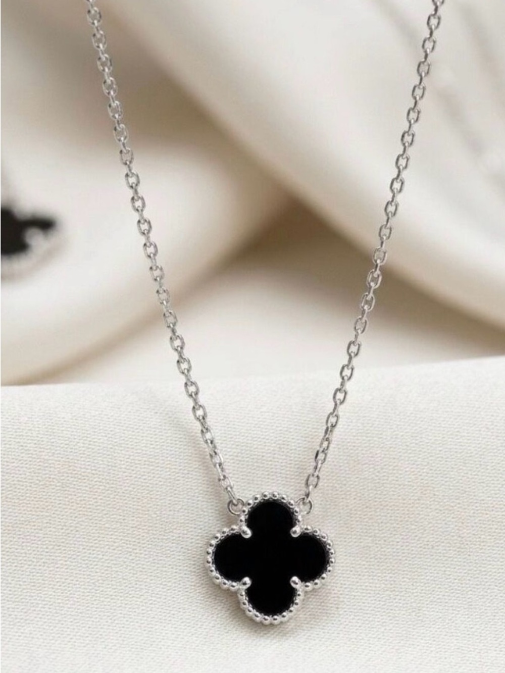 Elegant Black Clover Pendant Necklace in Silver